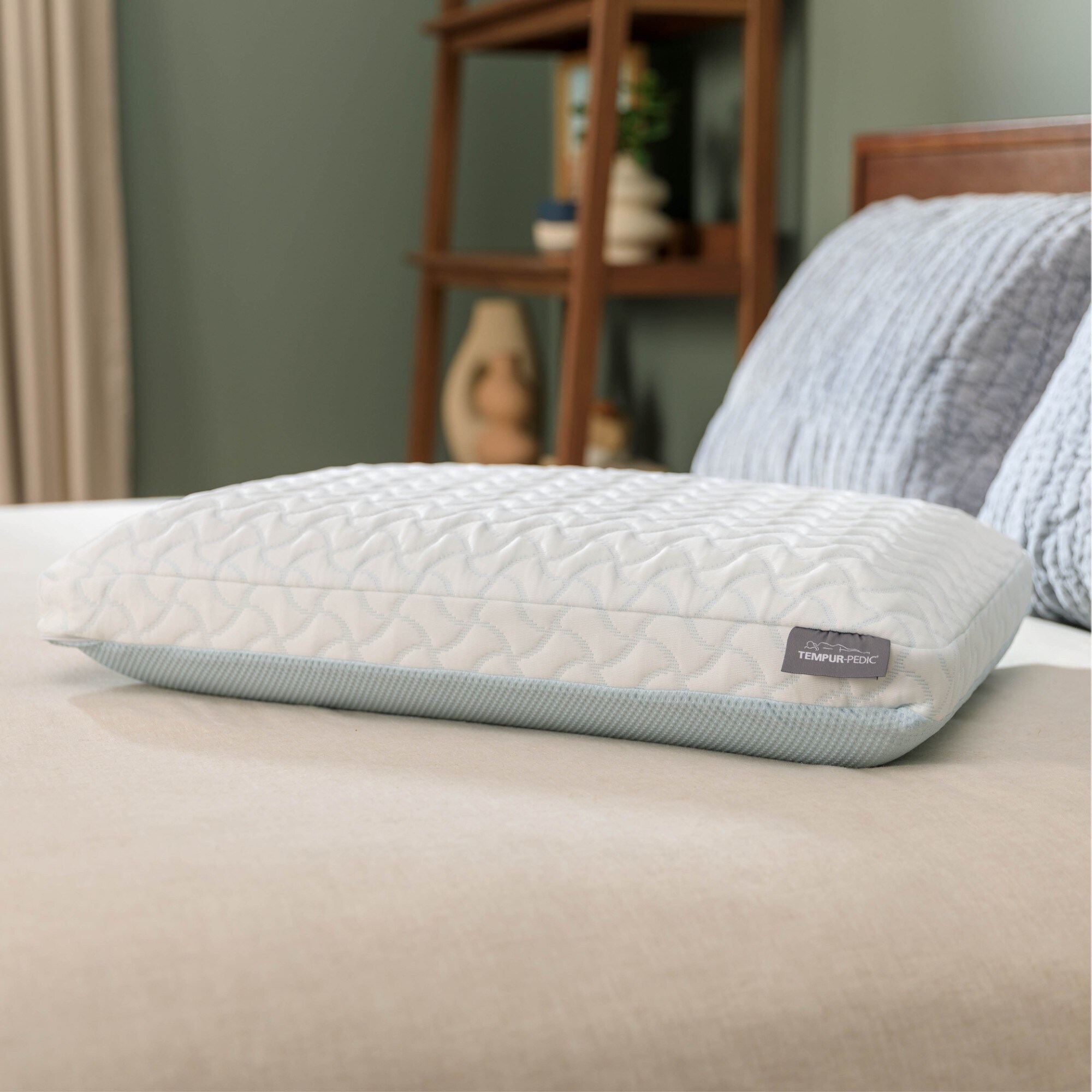 Tempur-Pedic TEMPUR Cloud + Cooling Pillow - Overstock - 43189933